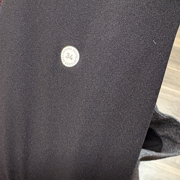 LULULEMON Men's Gray Shorts - Picture 2 of 5